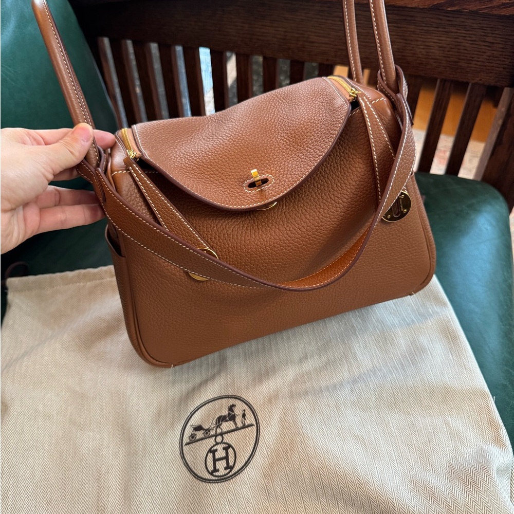 Like New Hermes Lindy 26 Brown Leather Handbag - Picture 8 of 9